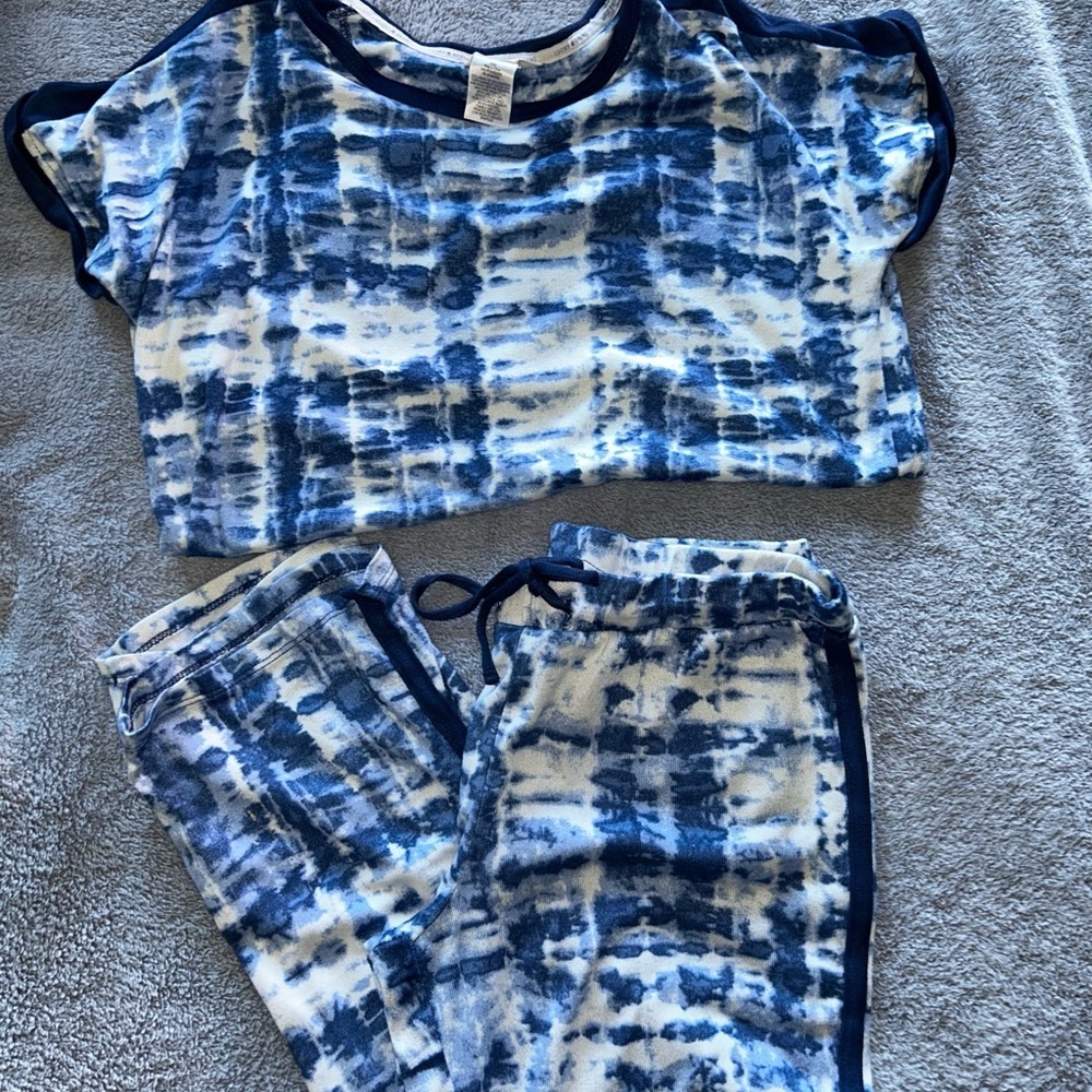 Lucky Brand Blue and White Tie-Dye Pajama Set